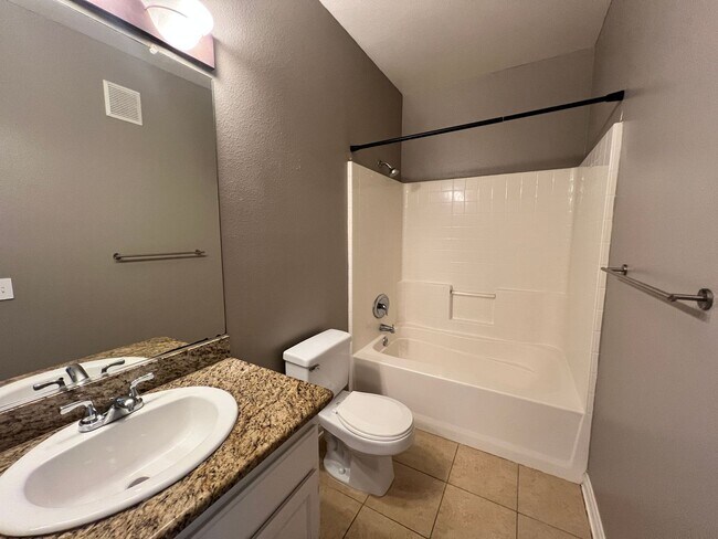 Foto del edificio - Spacious Condo Available at The Missions