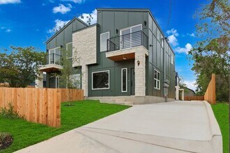 Building Photo - 2109 Virginia Blvd
