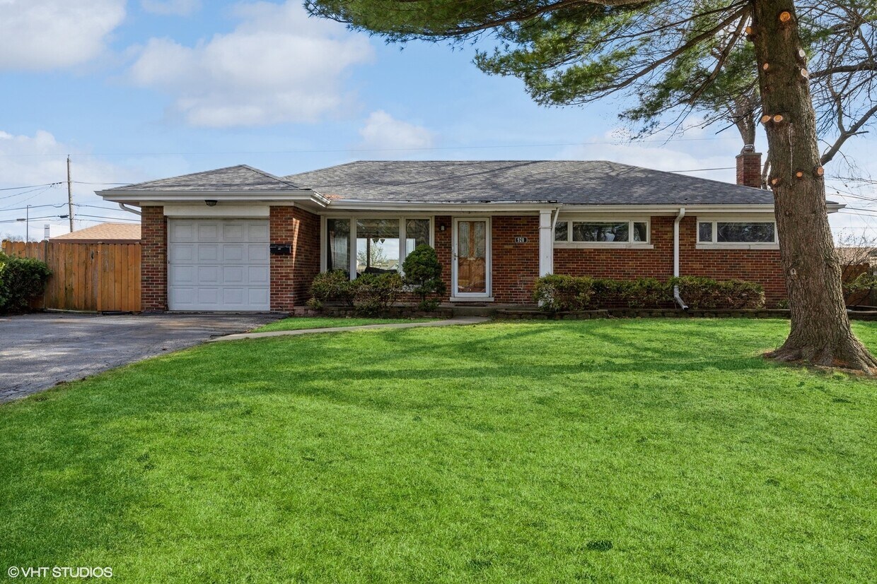 Foto principal - 920 S Tower Dr