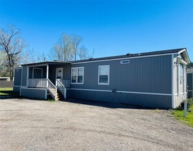 Building Photo - 21393 Ruth Dr