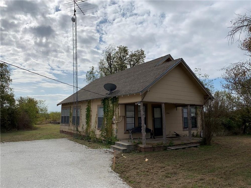 Primary Photo - 294 E. Hilltop Dr.