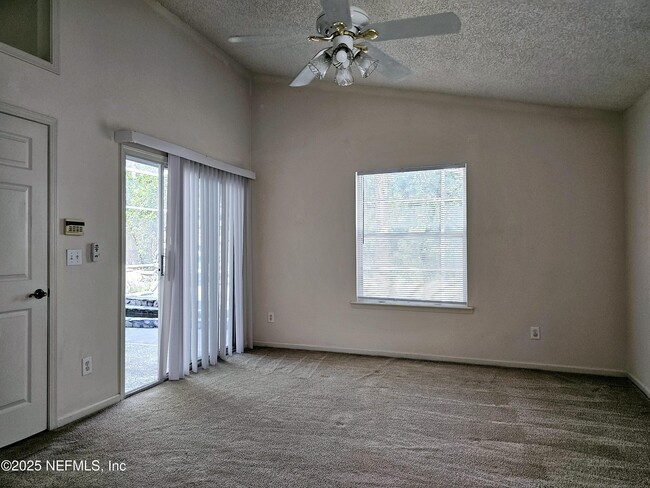 Foto del edificio - 12431 Harbor Winds Dr N