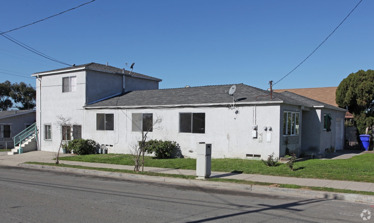 Building Photo - 1918 Woden St
