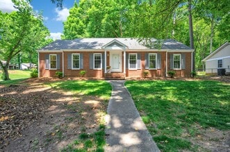 Building Photo - 901 Winter Wood Dr