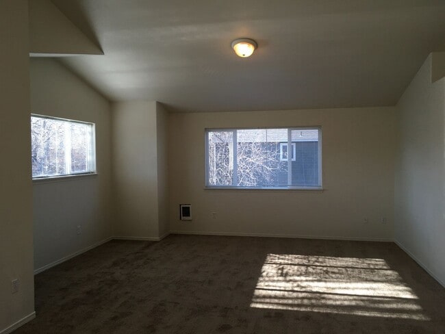 Building Photo - r1813/1815/1817