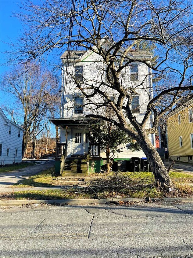 85 N Hamilton St Unit 3, Poughkeepsie, NY 12601 Room for Rent in