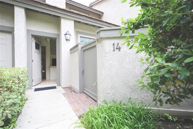 Building Photo - 14 Moonlight Apt ##29, Irvine, CA 92603 - ...