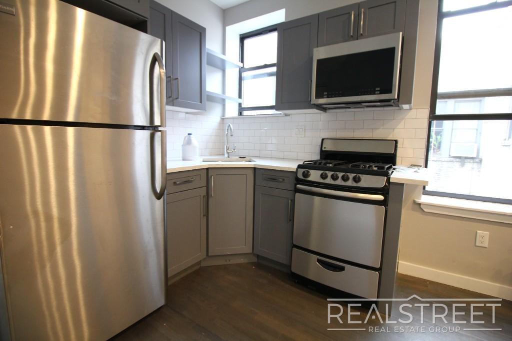 Primary Photo - 2 BR in Crown Heights!