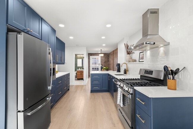 Photo - 302 4th St House