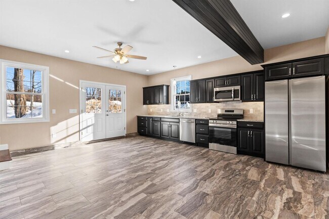 Foto del edificio - 6 Latchkey