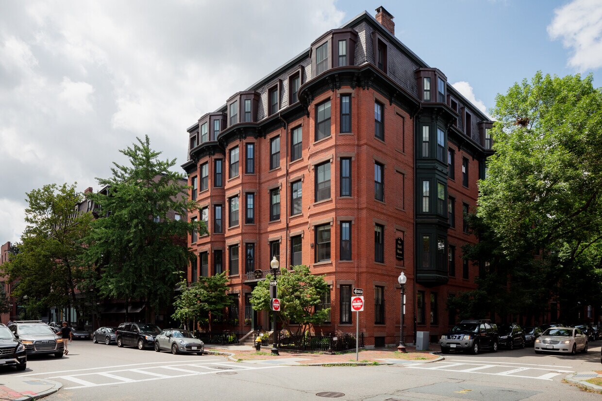 Primary Photo - 303 Shawmut Ave