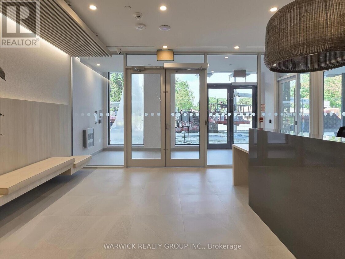 Photo principale - 4365 Bloor St W