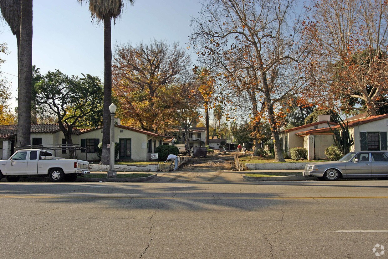 1550 N Arrowhead Ave, San Bernardino, CA 92405 Apartments in San