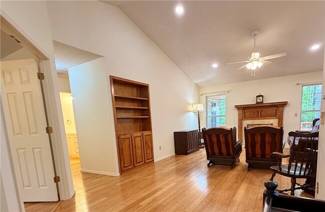 Building Photo - 11 Blakeney Ln