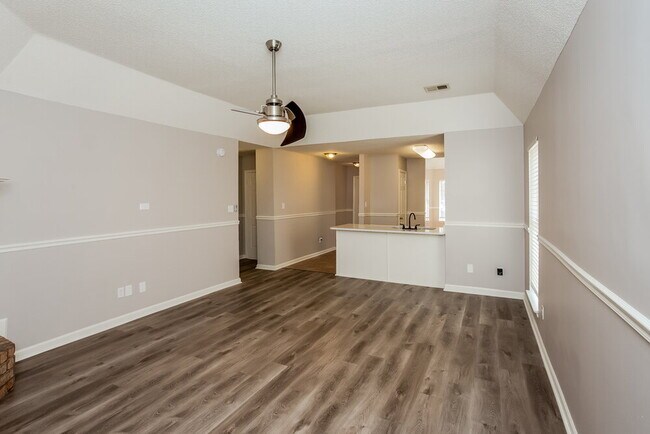 Building Photo - 6775 Kirkland Cove