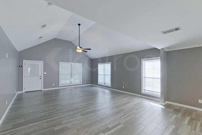 Foto del edificio - 101 White Water Ln