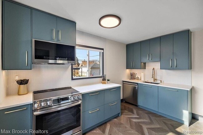 Building Photo - 3207 N Altadena Ave