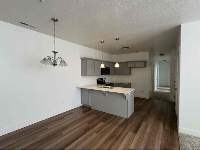 Foto del edificio - 1794 W Eaglewood Dr
