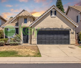 Building Photo - 209 Needle Ct