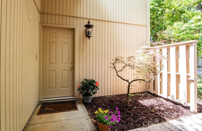 Foto del edificio - 7922 Horse Chestnut Ln