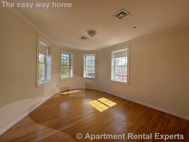 Photo - 4 Bishop Allen Dr Apartment