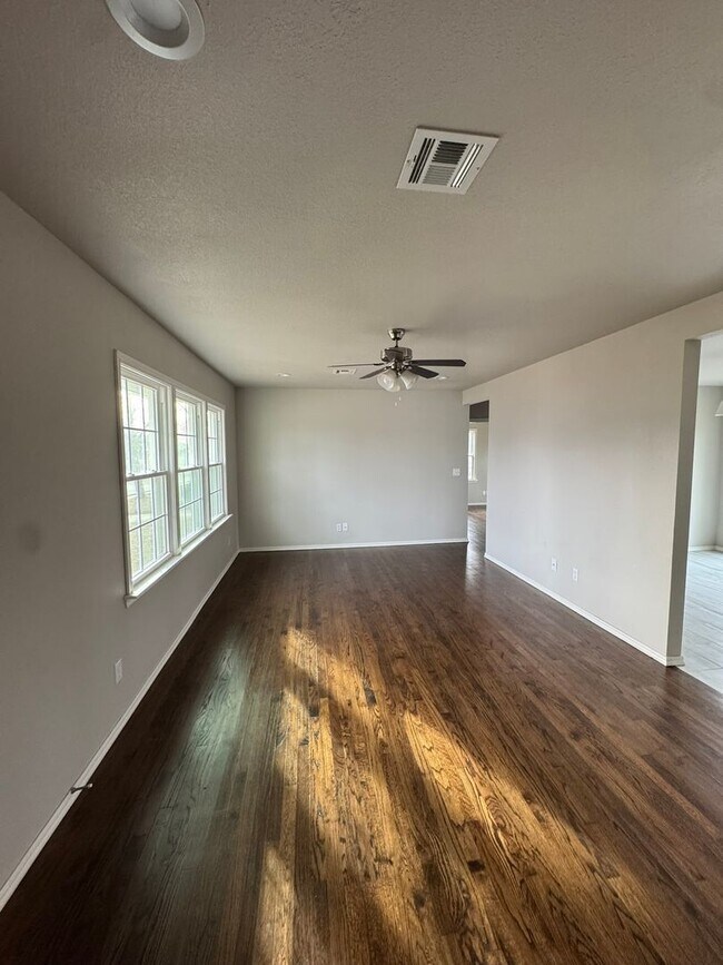 Foto del edificio - 2 Bedroom 1 Bath Home.