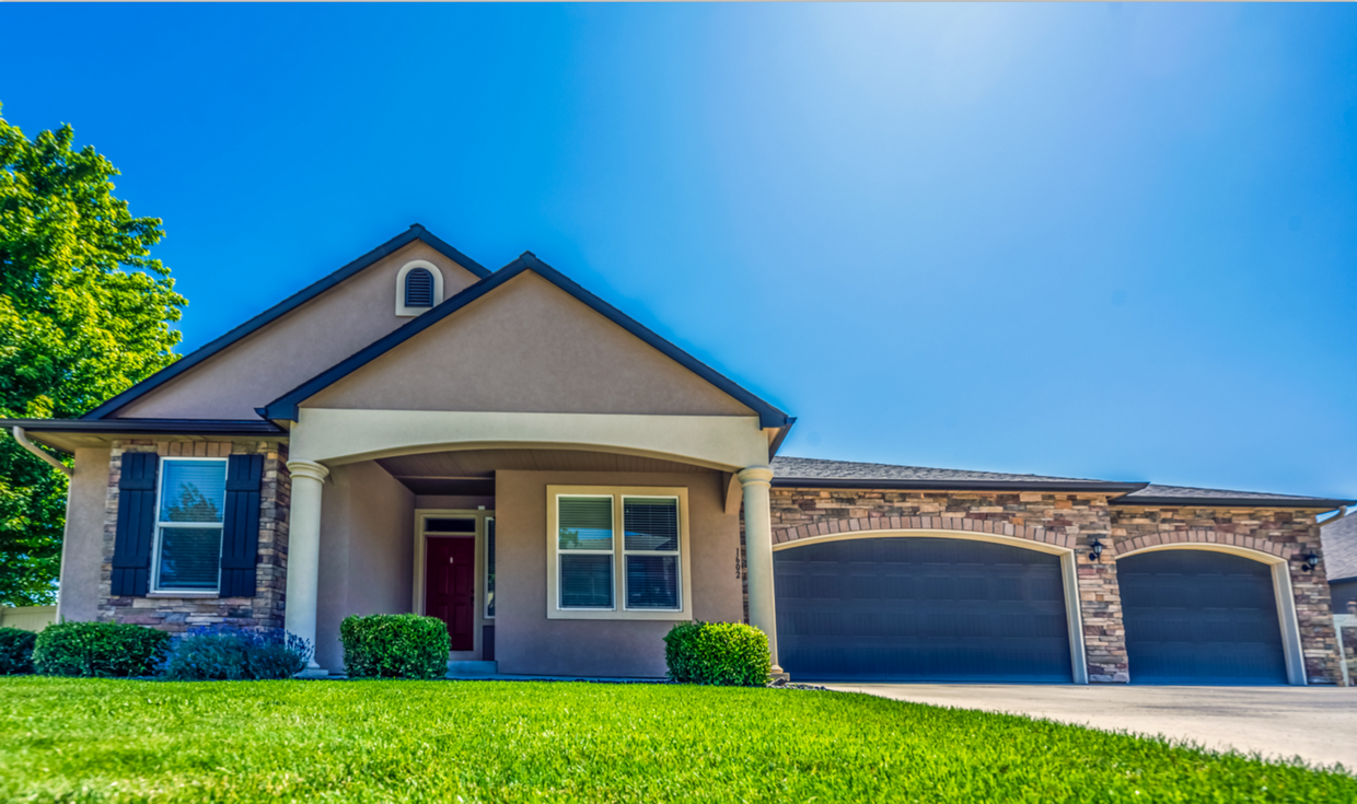 Primary Photo - Stunning, Modern South Richland Home with ...