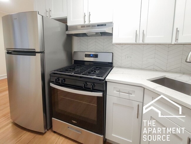 Foto del edificio - 4506 N Ashland Ave