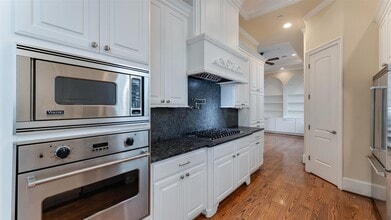 Building Photo - 1700 Sunset Blvd