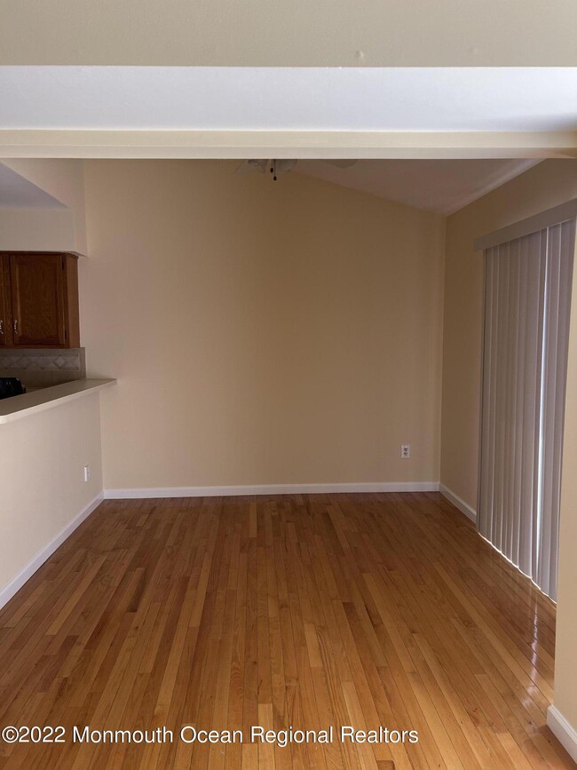 Building Photo - 30 Malibu Dr