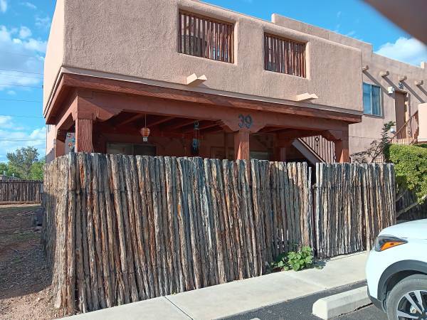 Foto del edificio - 3300 Rufina St