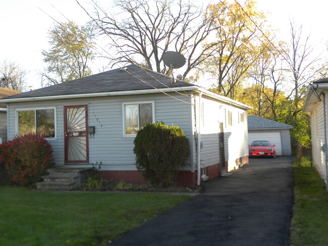 4 Bedroom Awaiting Good Family - 17014 S Miles Rd