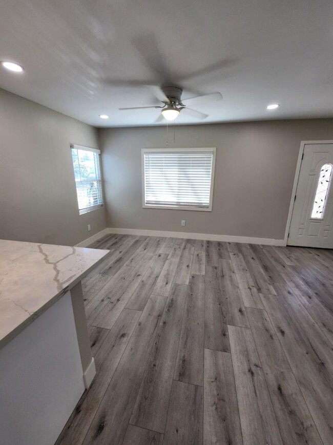 Dining Room - 2541 Walnut St
