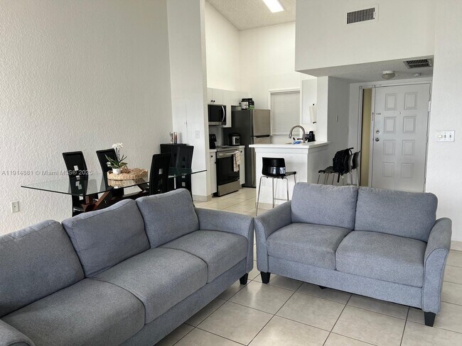 Foto del edificio - 2803 N Oakland Forest Dr