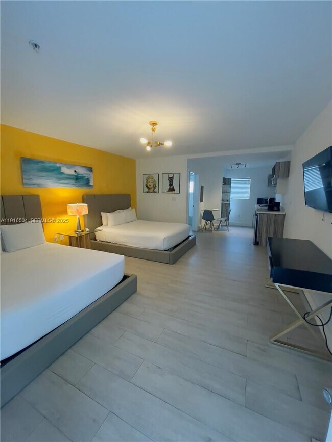 Foto del edificio - 8320 Harding Ave