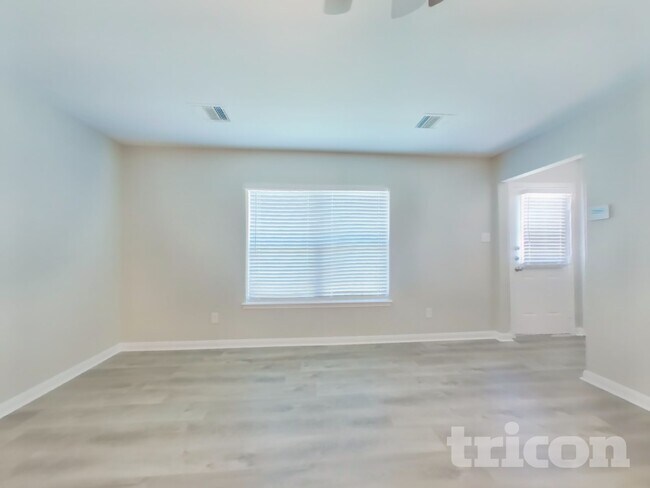 Building Photo - 24033 Wilde Dr