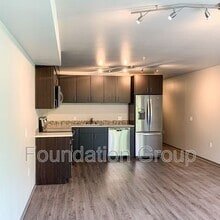 Building Photo - 2400 E Boston St