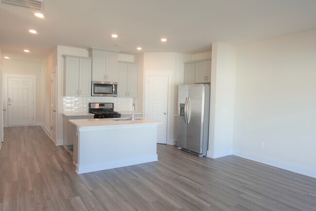 Building Photo - 6 Rockshire Trl