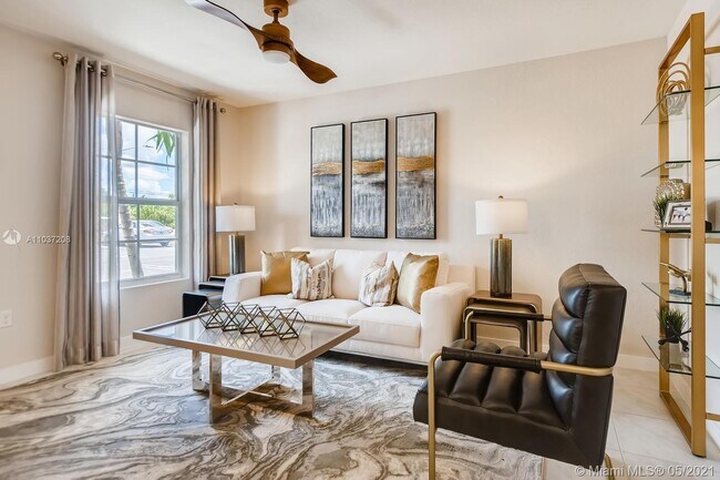 Foto del edificio - 445 NE 5th Pl
