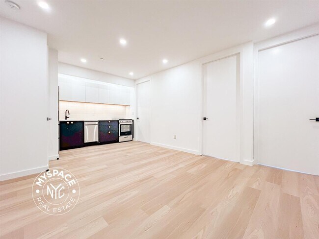 Foto del edificio - 654 Madison St