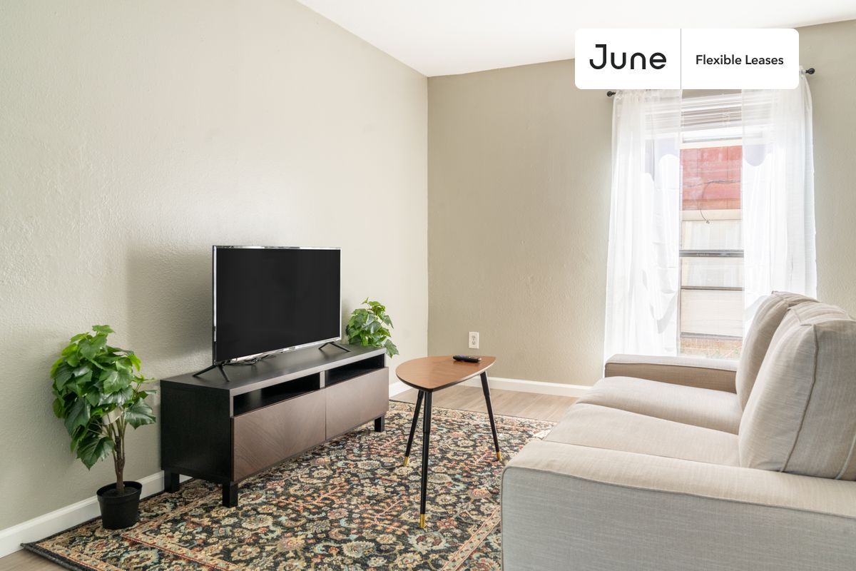 Foto principal - 1319 Southport Drive