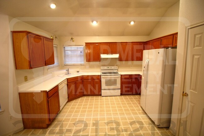 Foto del edificio - Alluring 3-Bedroom, 2-Bathroom home with a...