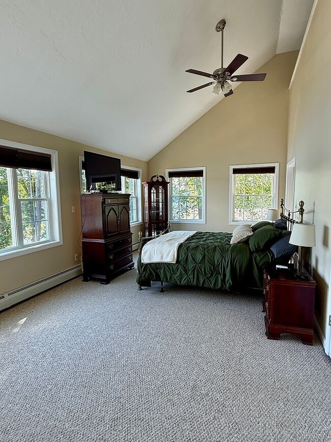 Building Photo - 167 Camelot Shore Dr
