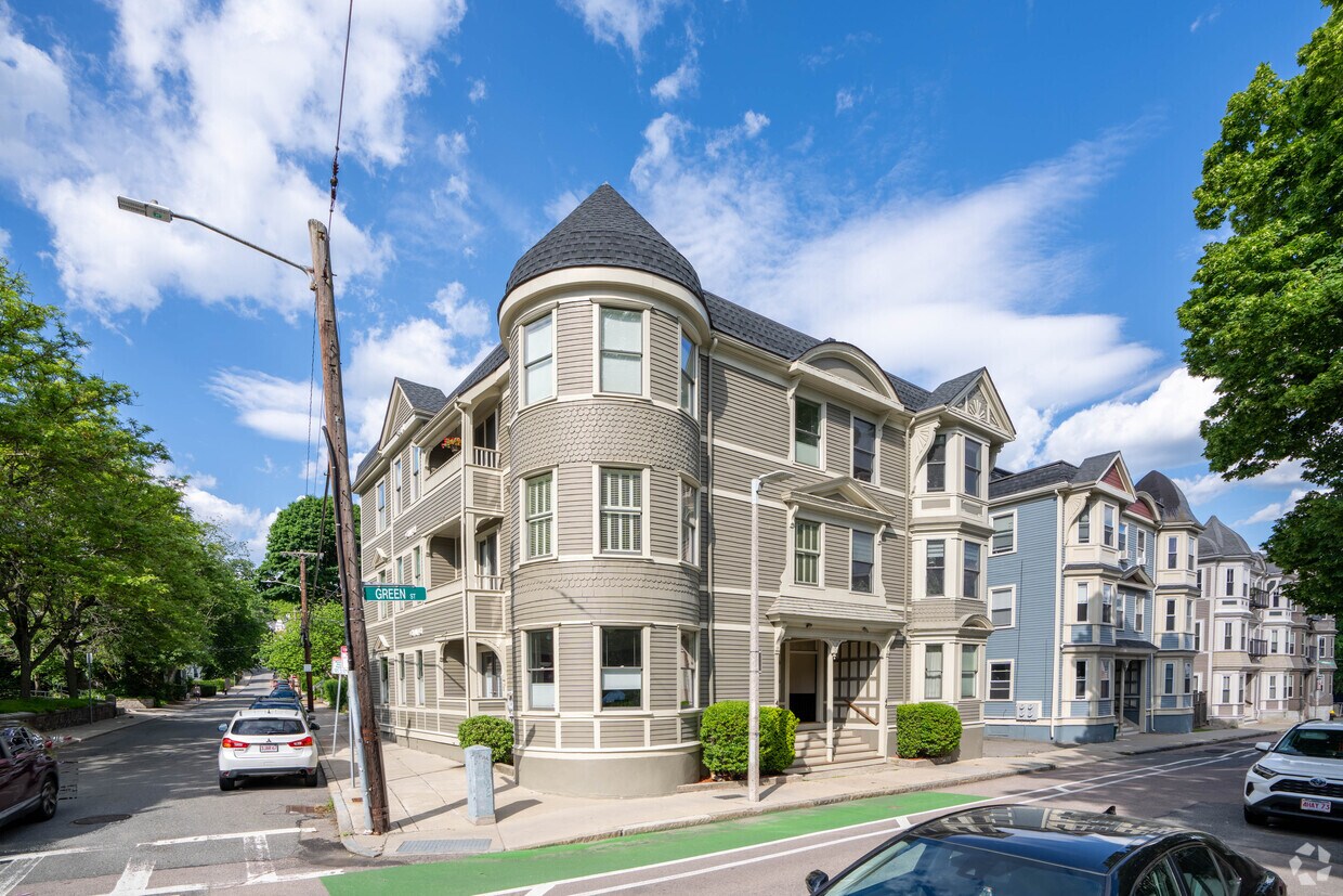 44-46 Green Street is located in Jamaica Plain, Boston. - 44-46 Green St
