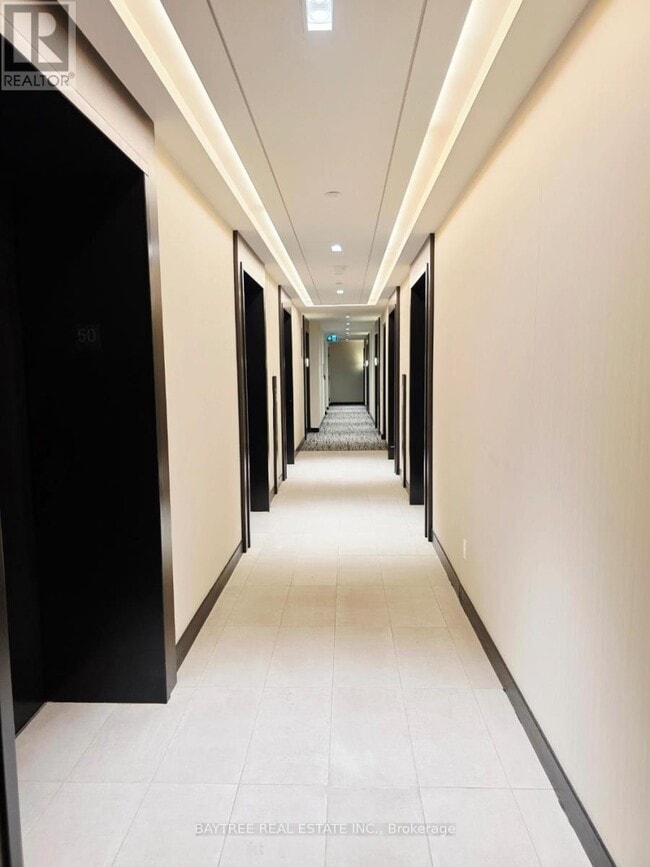 Photo du bâtiment - 2221 Yonge St