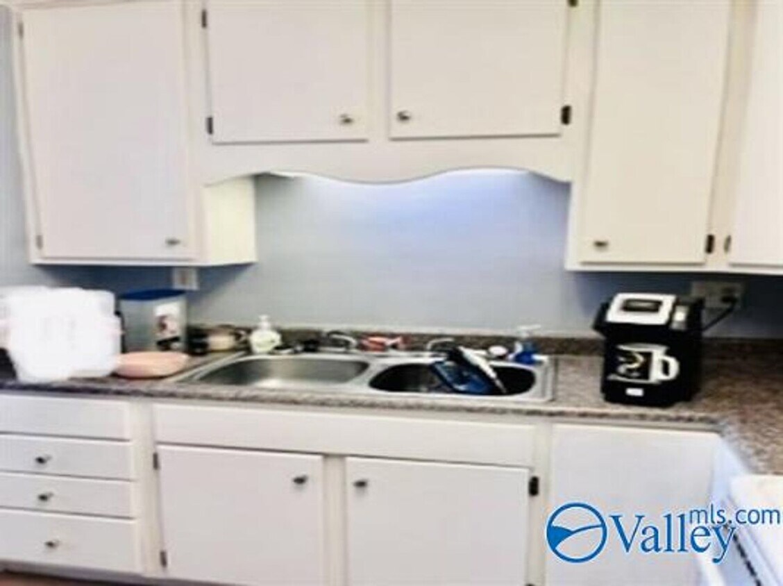 Foto del edificio - 310 Rock St SE