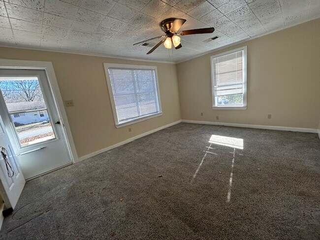 Foto del edificio - Call Tonia Rollins (501)626-9917 for more information