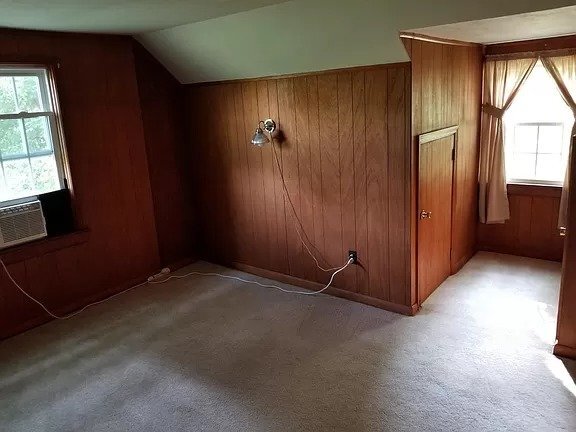 Building Photo - NICE HOME Stunning 4 Bedroom, 2 Bathroom R...