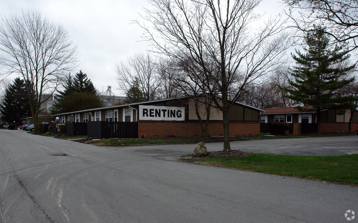 Lamplight Court Apartments Bowling Green, OH