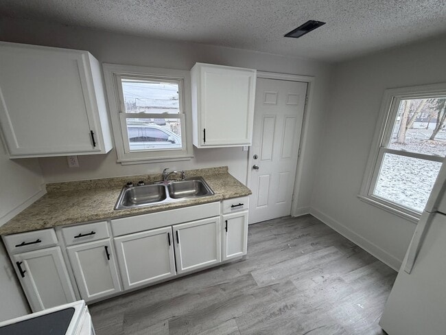 Building Photo - 758 Dryden Rd